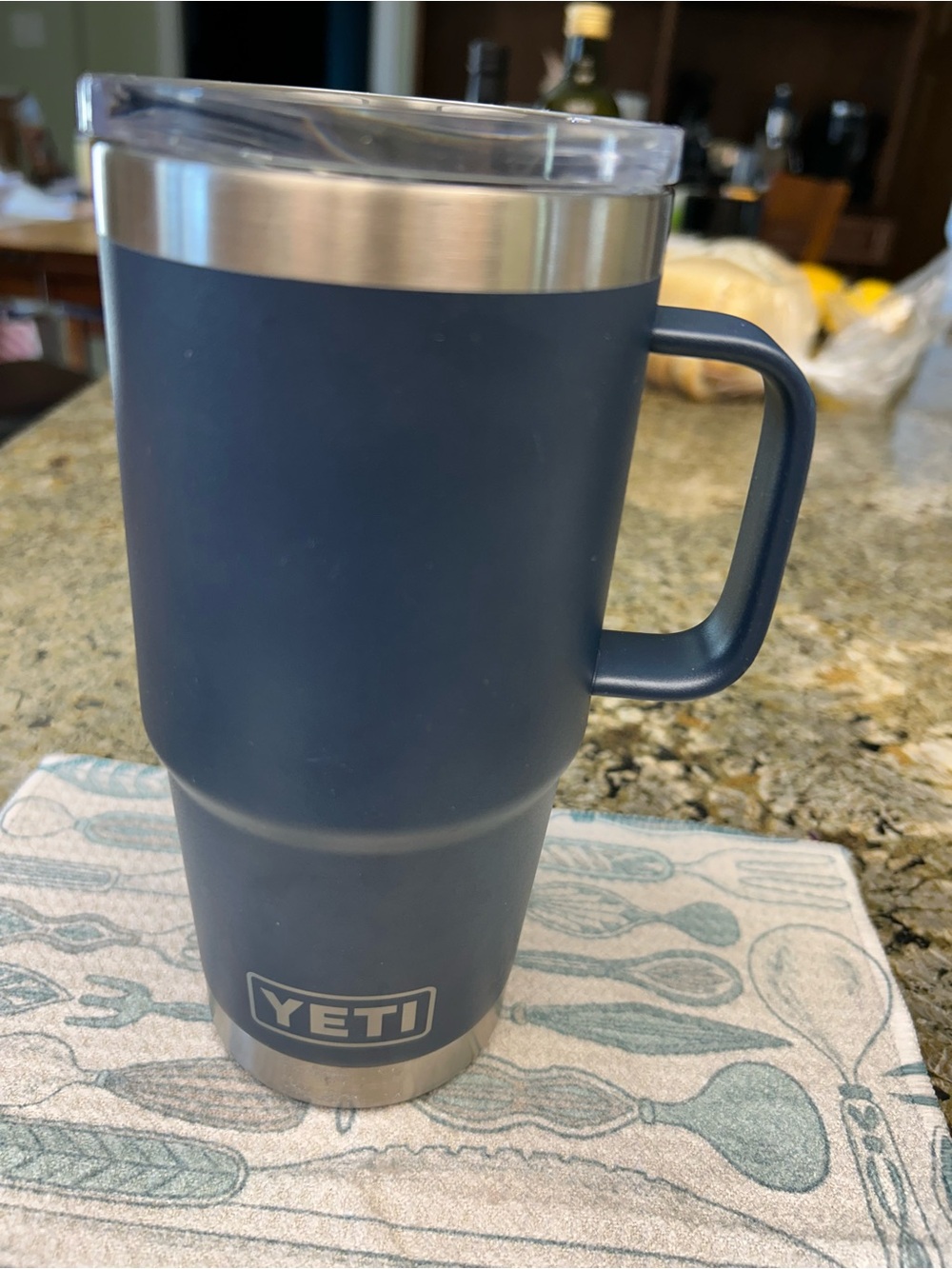 Yeti Navy Blue Insulated Travel Mug with Handle and Clear Lid